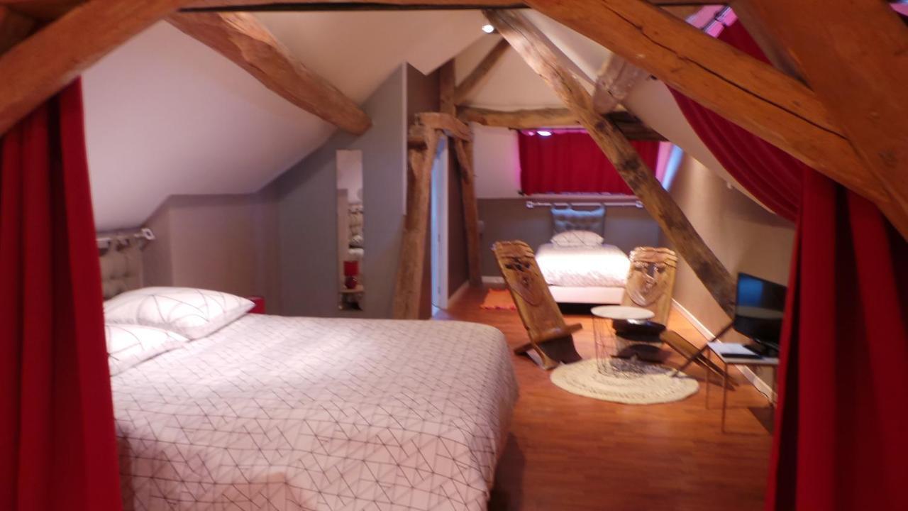 chambre d'hôtes mansardée Saint-Ouen-les-Vignes Exterior foto